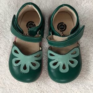 Matilda Jane Livie and Luca green petals